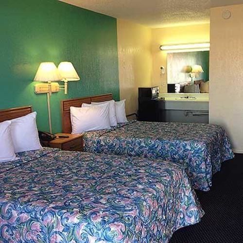 Super 7 Inn-Siloam Springs Bagian luar foto
