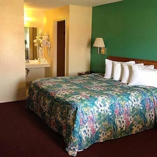Super 7 Inn-Siloam Springs Bagian luar foto