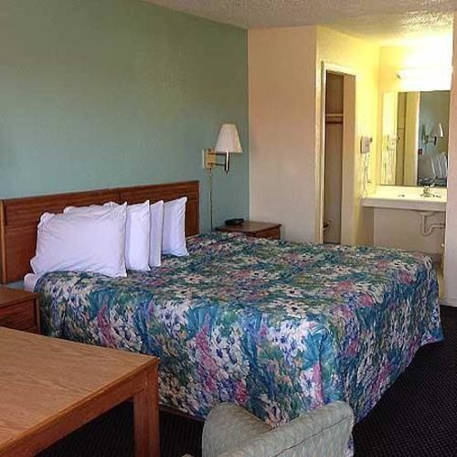 Super 7 Inn-Siloam Springs Bagian luar foto